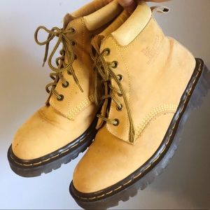 DR. MARTENS